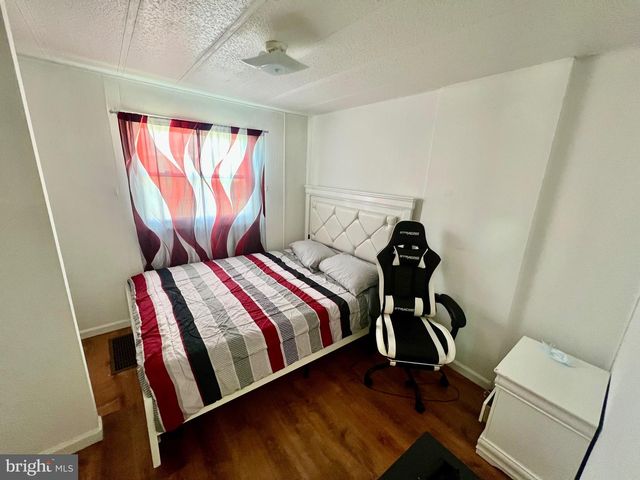 17 BORDIC RD, Reading, PA 19606
