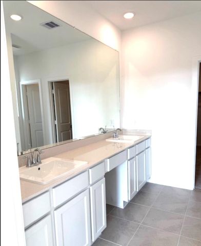 1370 S Shepard Drive, Dayton, TX 77535