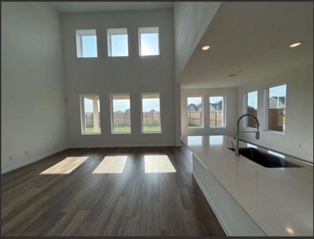 1370 S Shepard Drive, Dayton, TX 77535