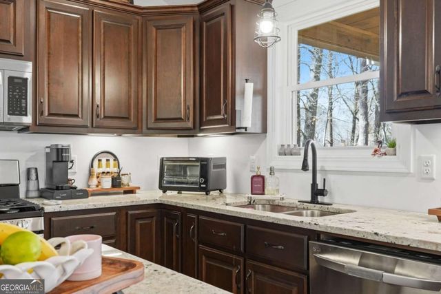 137 Geneva Road, Canton, GA 30114