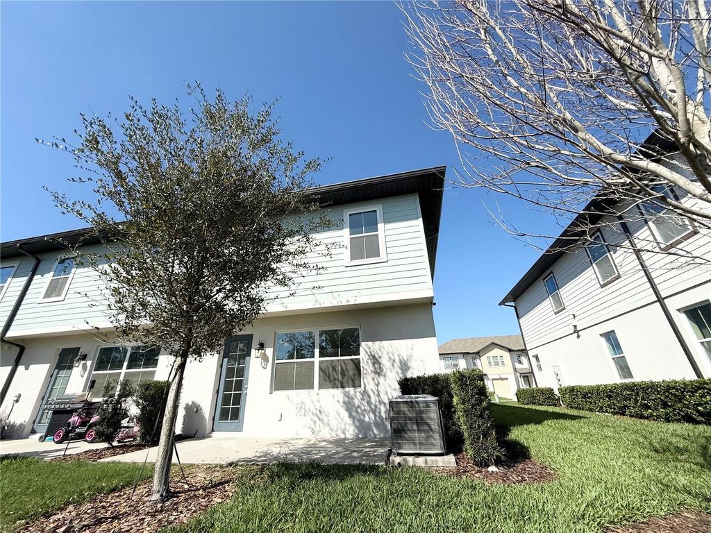 Image 2 of property listing at 1483 DISCOVERY STREET, Davenport, FL 33896