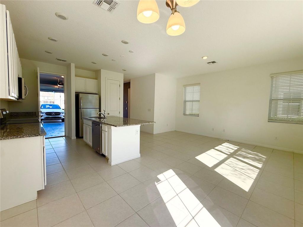 Image 6 of property listing at 1483 DISCOVERY STREET, Davenport, FL 33896