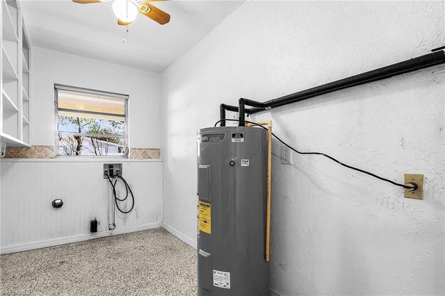 81 Glenmont DR W, North Fort Myers, FL 33917