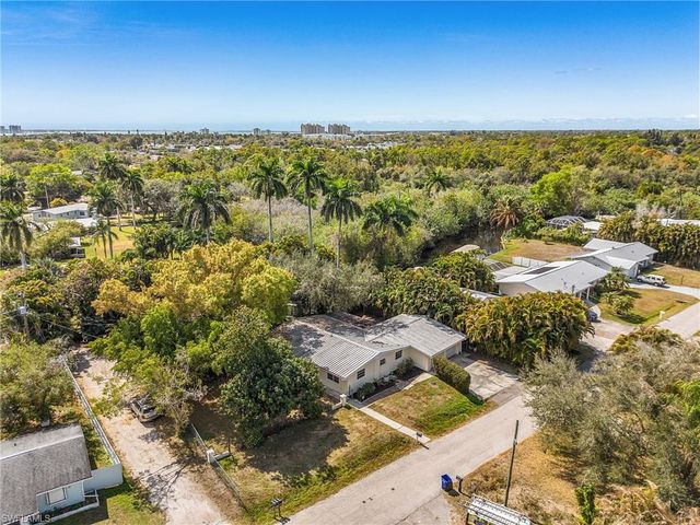 81 Glenmont DR W, North Fort Myers, FL 33917