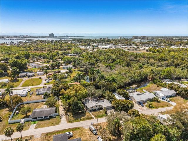 81 Glenmont DR W, North Fort Myers, FL 33917