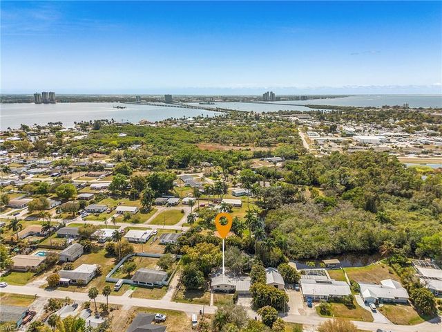 81 Glenmont DR W, North Fort Myers, FL 33917