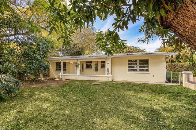 81 Glenmont DR W, North Fort Myers, FL 33917