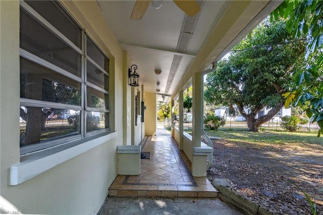 81 Glenmont DR W, North Fort Myers, FL 33917