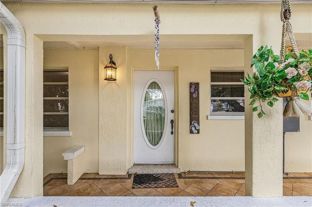 81 Glenmont DR W, North Fort Myers, FL 33917