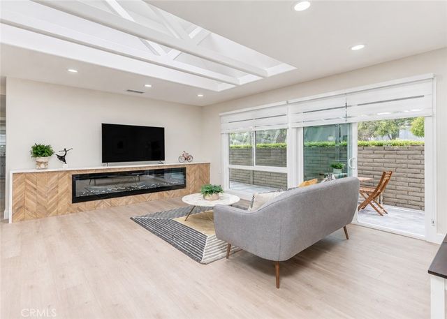 3279 San Amadeo P, Laguna Woods, CA 92637