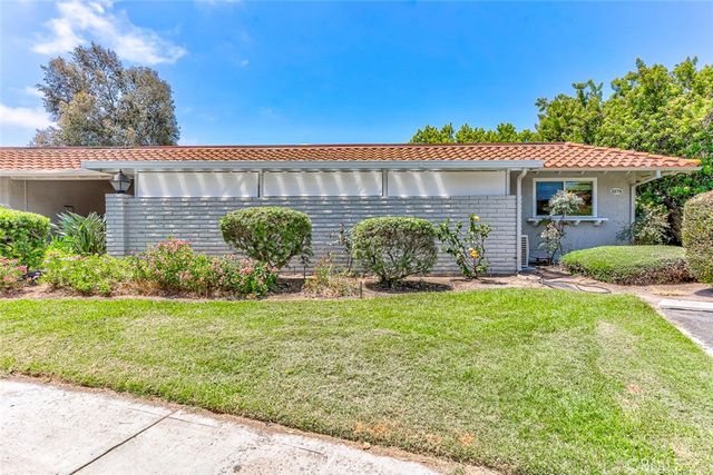 3279 San Amadeo P, Laguna Woods, CA 92637
