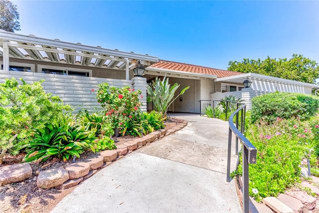 3279 San Amadeo P, Laguna Woods, CA 92637