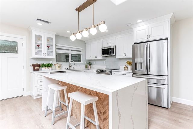 3279 San Amadeo P, Laguna Woods, CA 92637