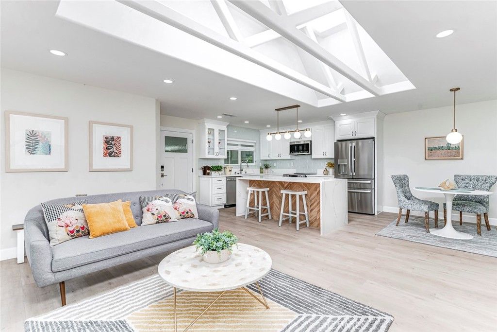 3279 San Amadeo P, Laguna Woods, CA 92637
