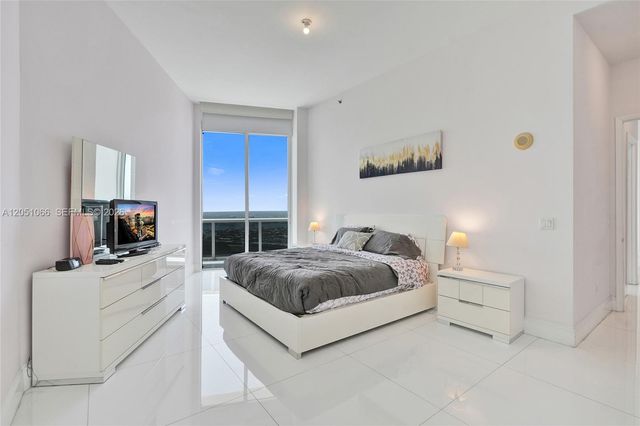 16001 Collins Ave 4305, Sunny Isles Beach, FL 33160