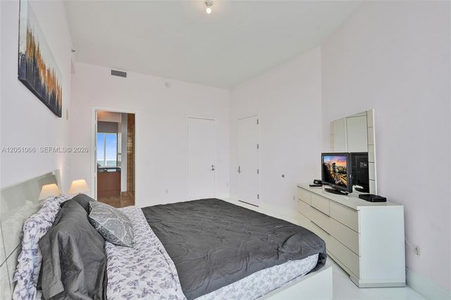 16001 Collins Ave 4305, Sunny Isles Beach, FL 33160