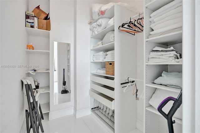 16001 Collins Ave 4305, Sunny Isles Beach, FL 33160