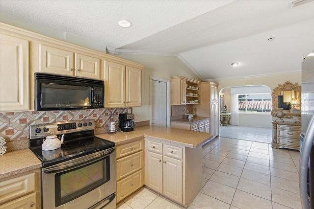 1 CORAL REEF COURT N, Palm Coast, FL 32137