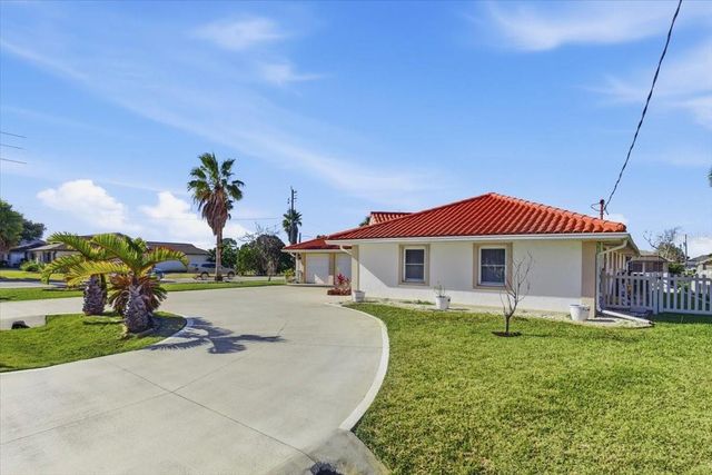 1 CORAL REEF COURT N, Palm Coast, FL 32137