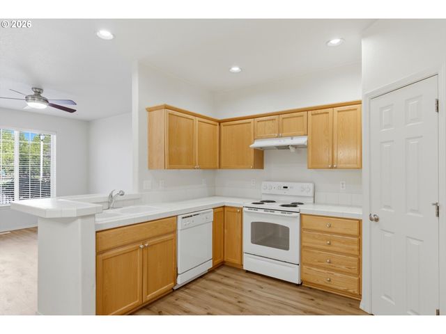 1276 Se BACARRA St, Hillsboro, OR 97123