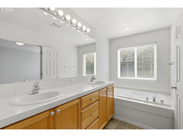 1276 Se BACARRA St, Hillsboro, OR 97123