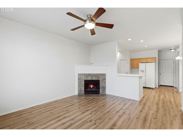 1276 Se BACARRA St, Hillsboro, OR 97123