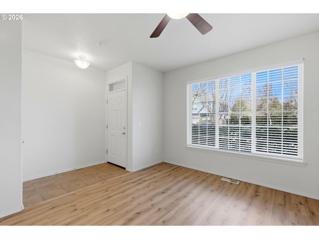 1276 Se BACARRA St, Hillsboro, OR 97123