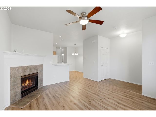 1276 Se BACARRA St, Hillsboro, OR 97123