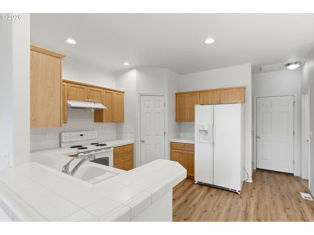 1276 Se BACARRA St, Hillsboro, OR 97123