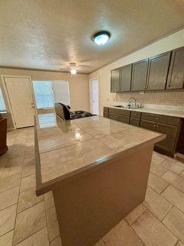 2313 47th Street, Lubbock, TX 79412