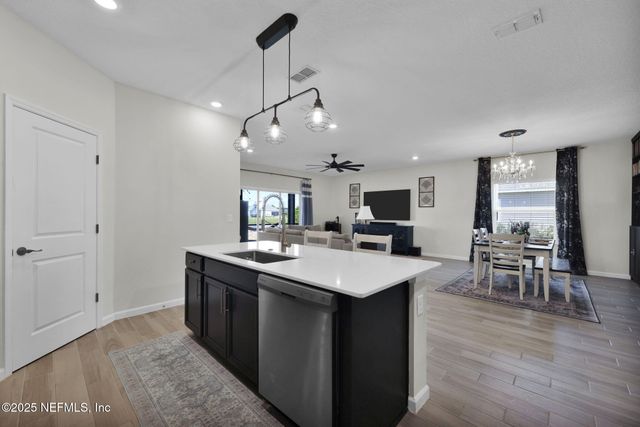 3916 CLOVERDALE Court, Middleburg, FL 32068