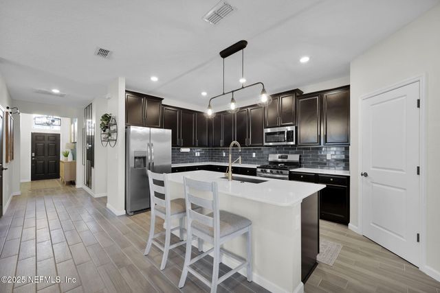 3916 CLOVERDALE Court, Middleburg, FL 32068