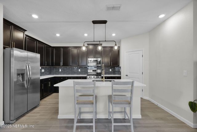 3916 CLOVERDALE Court, Middleburg, FL 32068