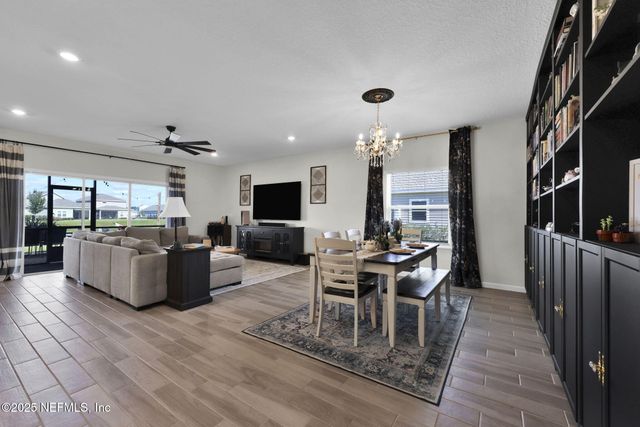 3916 CLOVERDALE Court, Middleburg, FL 32068