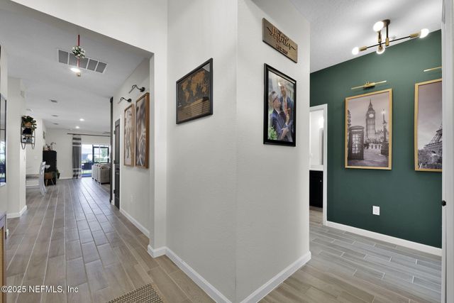 3916 CLOVERDALE Court, Middleburg, FL 32068