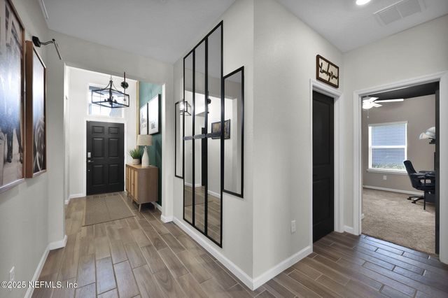 3916 CLOVERDALE Court, Middleburg, FL 32068