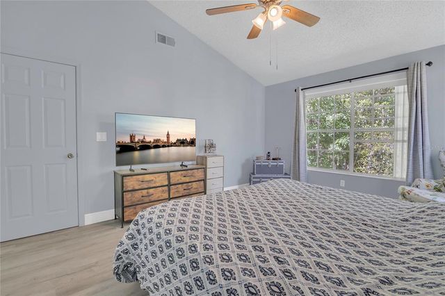 5005 LAGUNA BAY CIRCLE 18, Kissimmee, FL 34746