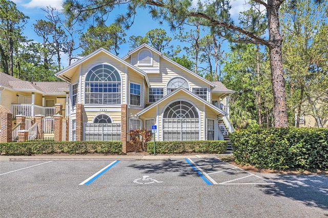 5005 LAGUNA BAY CIRCLE 18, Kissimmee, FL 34746