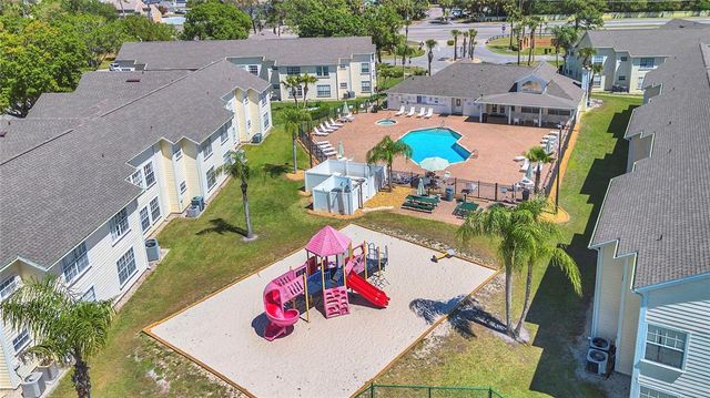 5005 LAGUNA BAY CIRCLE 18, Kissimmee, FL 34746
