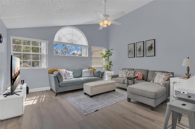 5005 LAGUNA BAY CIRCLE 18, Kissimmee, FL 34746