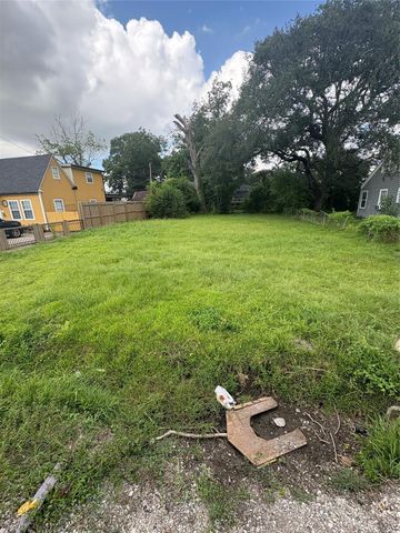 1040 Goliad Street, Beaumont, TX 77701