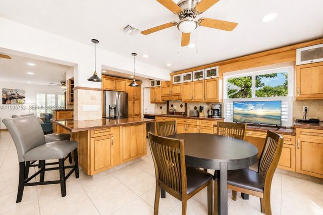 1690 NE 25th Avenue, Pompano Beach, FL 33062