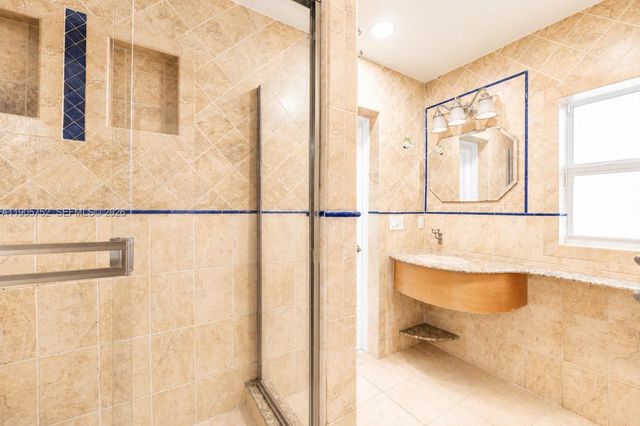 1690 NE 25th Avenue, Pompano Beach, FL 33062
