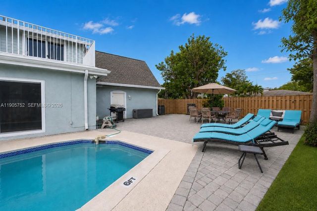 1690 NE 25th Avenue, Pompano Beach, FL 33062