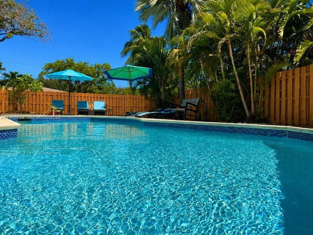1690 NE 25th Avenue, Pompano Beach, FL 33062