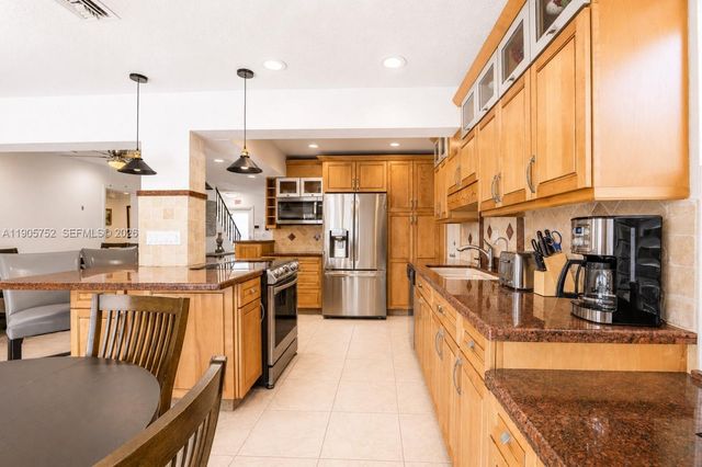 1690 NE 25th Avenue, Pompano Beach, FL 33062