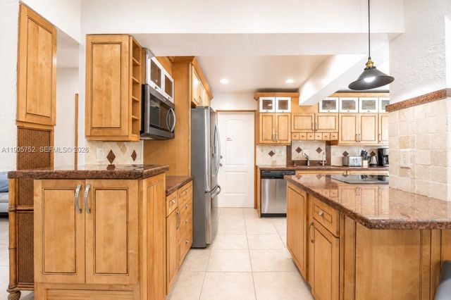 1690 NE 25th Avenue, Pompano Beach, FL 33062