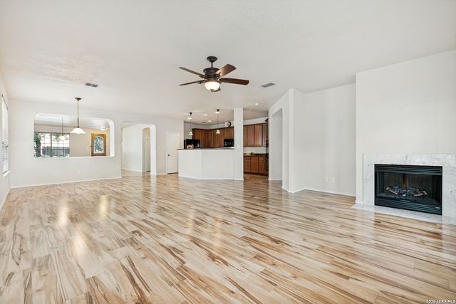 1306 Sun Gdn, San Antonio, TX 78245