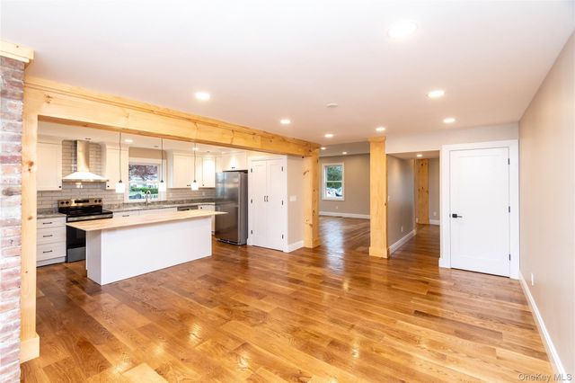 4407 Albany Post Road, Hyde Park, NY 12538