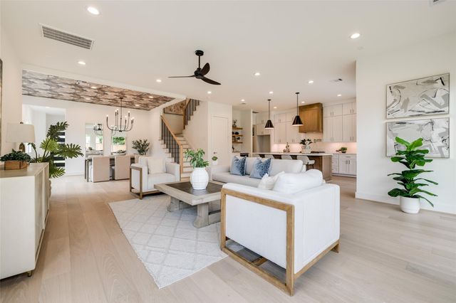 902 E 25th Street, Houston, TX 77009